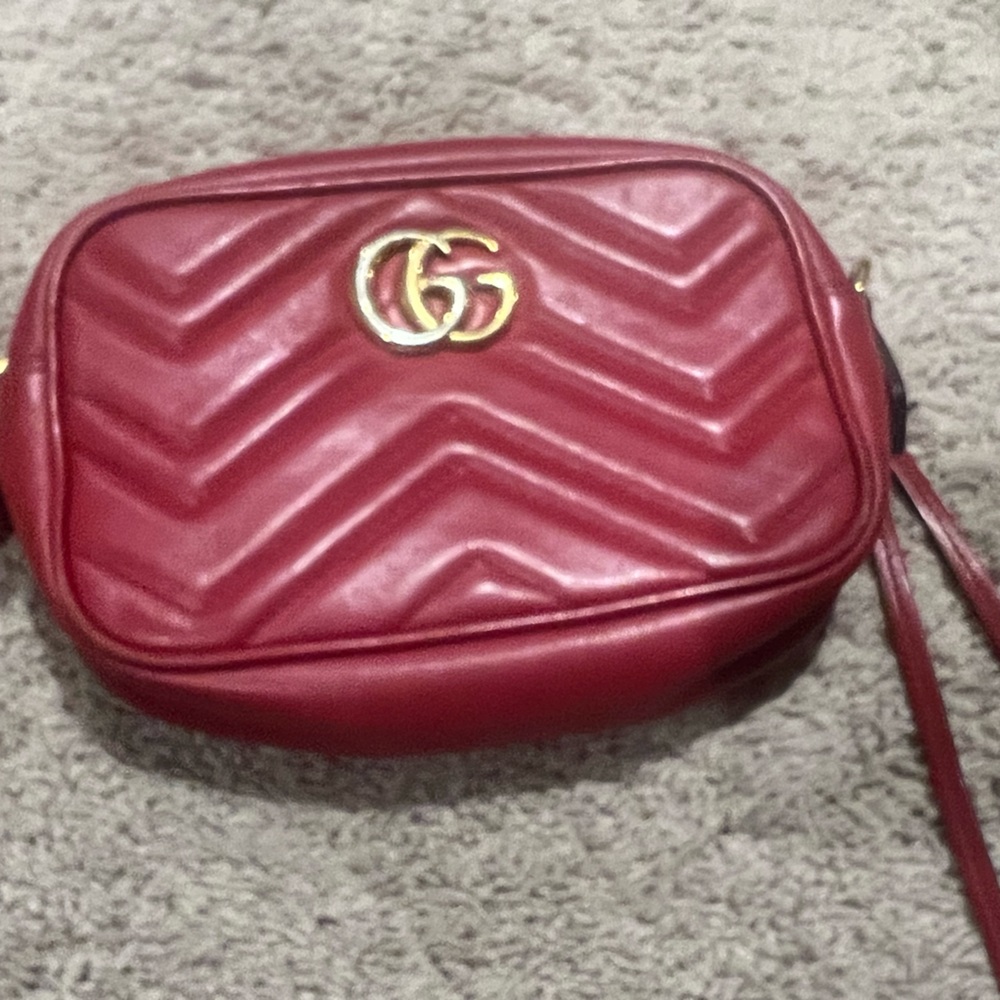Gucci Red Mini Marmont Crossbody Bag - Picture 2 of 5